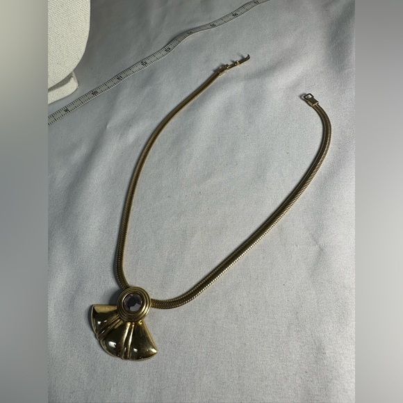 Vintage goldtone necklace with purple stone - Picture 4 of 7